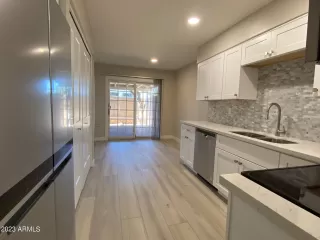 Photo #5: 6512441 Listing