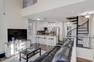 Photo #3: 6513023 Listing