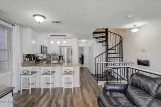 Photo #5: 6513023 Listing