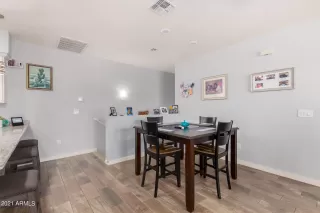 Photo #5: 6513111 Listing