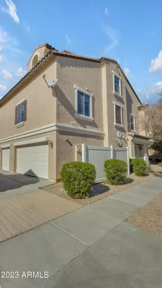 Photo #3: 6513366 Listing