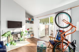 Photo #5: 6513444 Listing