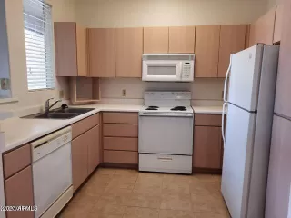 Photo #6: 6513819 Listing