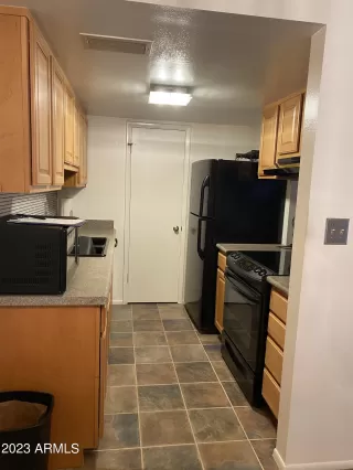 Photo #5: 6513869 Listing