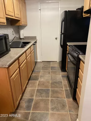 Photo #6: 6513869 Listing