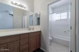 Photo #6: 6514200 Listing