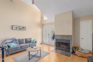 Photo #4: 6514341 Listing