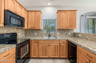 Photo #2: 6514394 Listing