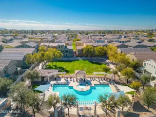 Photo #5: 6514394 Listing