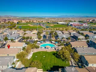 Photo #6: 6514394 Listing