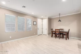 Photo #5: 6514565 Listing