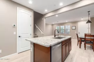 Photo #6: 6514565 Listing