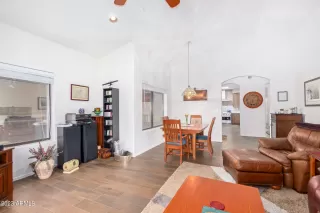 Photo #5: 6514719 Listing