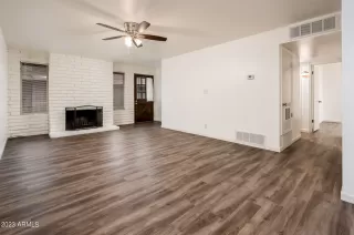 Photo #6: 6514947 Listing