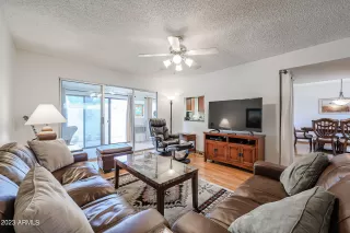 Photo #4: 6515209 Listing