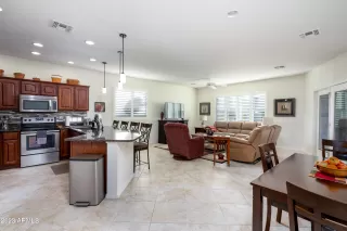 Photo #4: 6515274 Listing