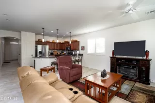 Photo #5: 6515274 Listing