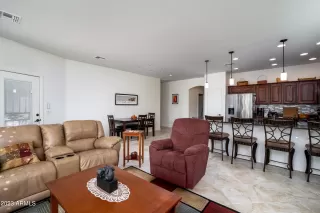 Photo #6: 6515274 Listing