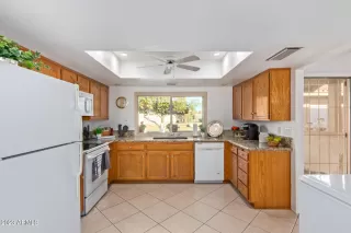 Photo #5: 6515337 Listing