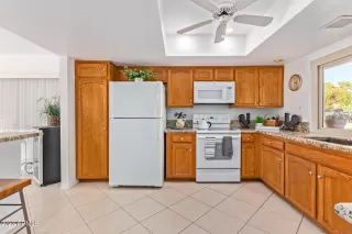 Photo #6: 6515337 Listing