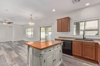 Photo #5: 6515553 Listing 