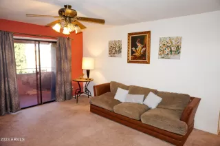 Photo #5: 6516485 Listing