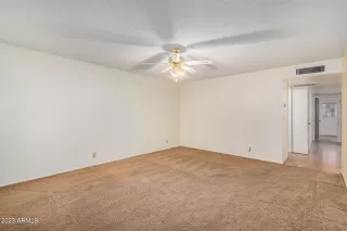 Photo #4: 6516533 Listing