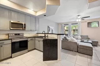 Photo #5: 6516542 Listing