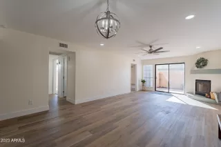 Photo #5: 6516805 Listing