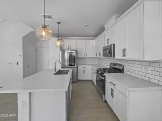 Photo #5: 6517582 Listing