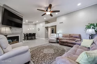 Photo #4: 6517613 Listing 