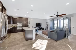 Photo #6: 6517848 Listing