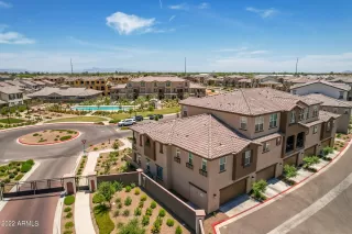 Photo #3: 6517913 Listing