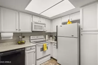 Photo #6: 6517954 Listing