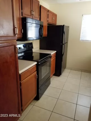 Photo #5: 6518001 Listing