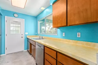 Photo #5: 6518258 Listing 