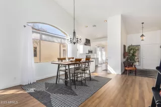 Photo #4: 6518368 Listing