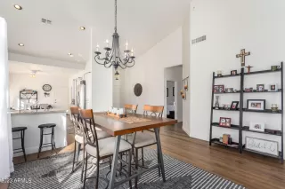 Photo #5: 6518368 Listing