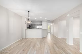 Photo #5: 6518513 Listing