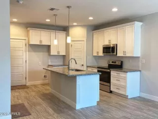 Photo #4: 6518876 Listing