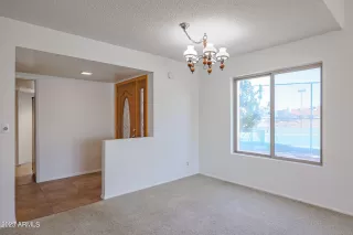 Photo #6: 6518882 Listing