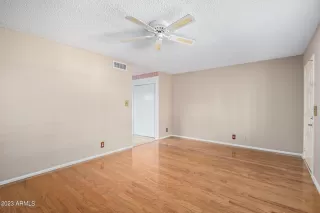 Photo #5: 6519458 Listing 