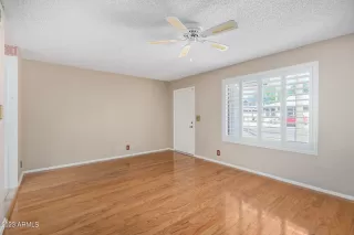 Photo #6: 6519458 Listing 