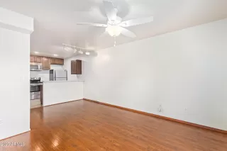 Photo #3: 6519885 Listing 