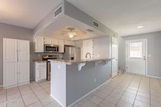 Photo #3: 6519956 Listing