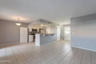 Photo #5: 6519956 Listing