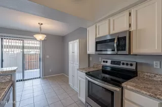 Photo #6: 6519956 Listing