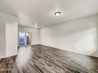 Photo #2: 6520284 Listing