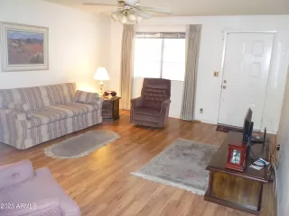 Photo #2: 6520608 Listing