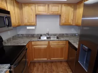 Photo #5: 6520656 Listing 